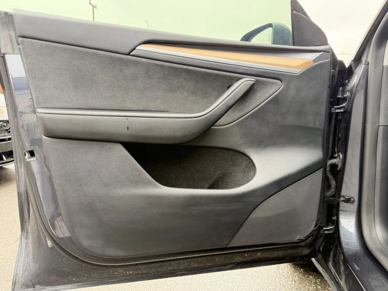 2024 Tesla Model Y - Image 9 of 12