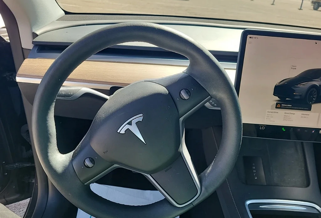 2024 Tesla Model Y - Image 6 of 10