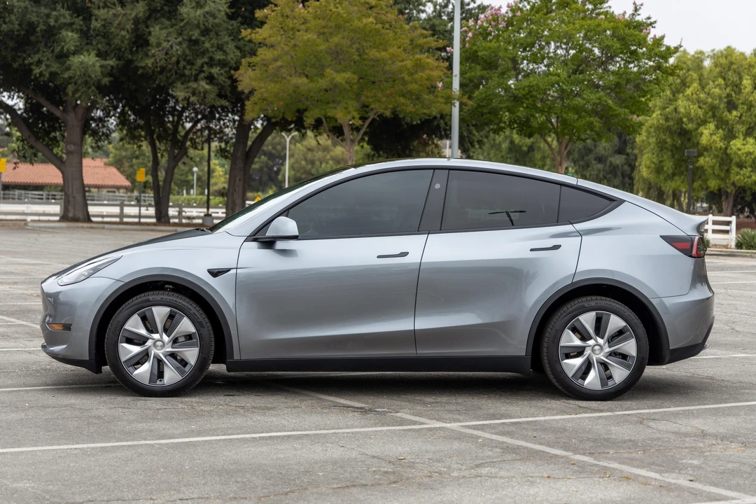 2024 Tesla Model Y - Image 7 of 31