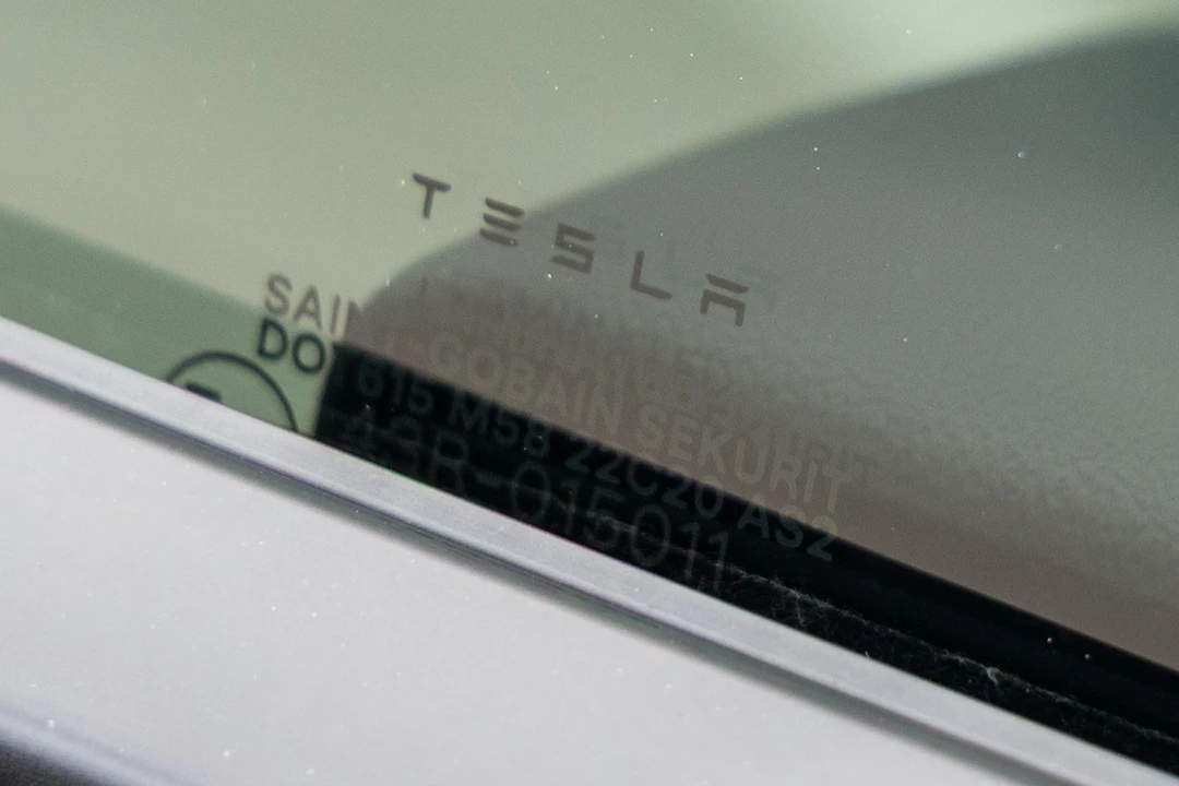 2024 Tesla Model Y - Image 27 of 31