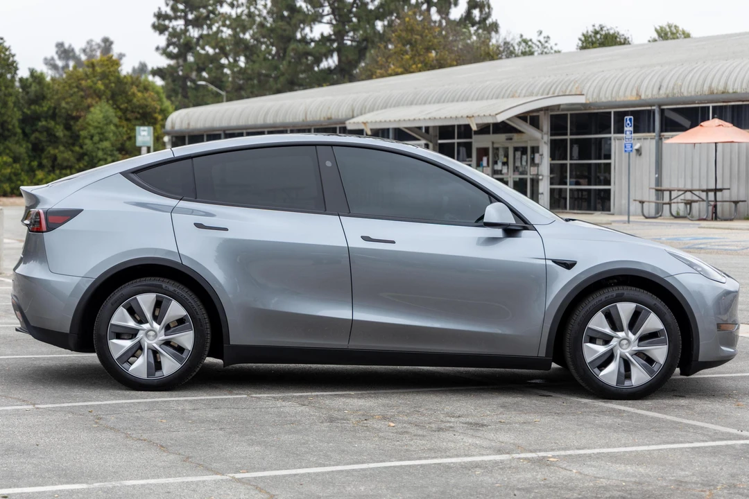 2024 Tesla Model Y - Image 3 of 31