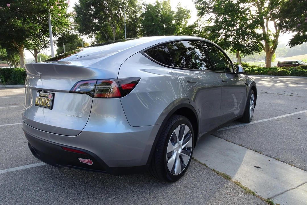 2024 Tesla Model Y - Image 15 of 31