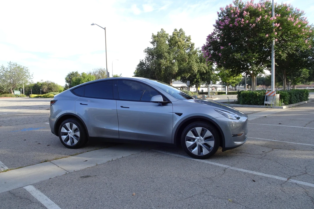 2024 Tesla Model Y - Image 17 of 31