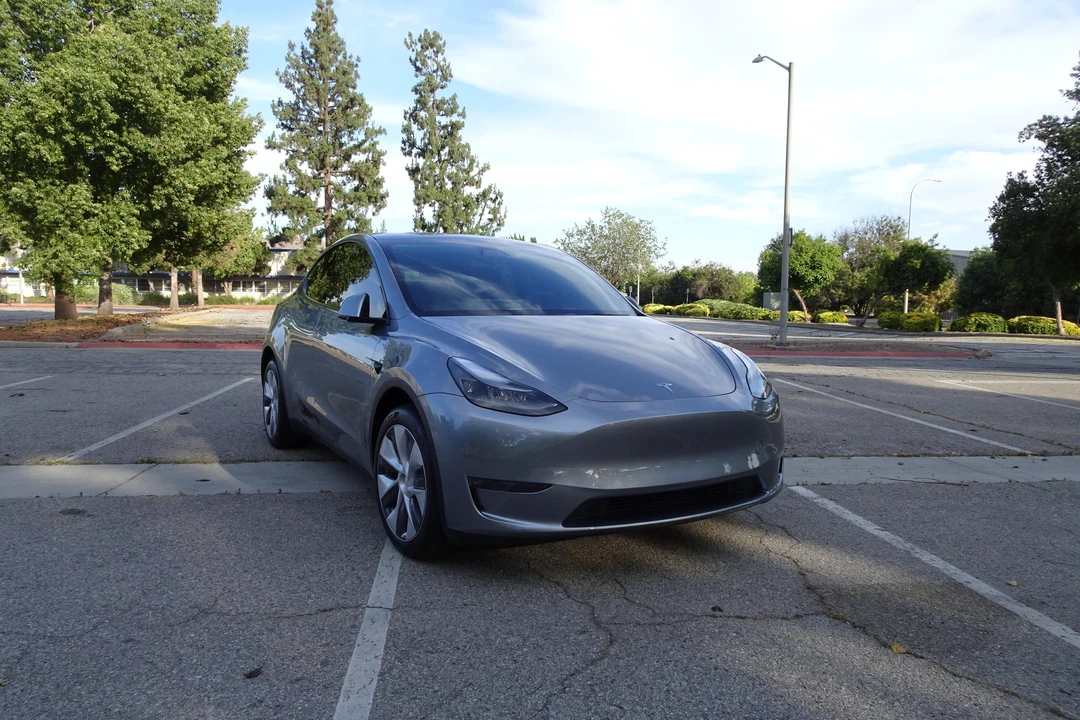 2024 Tesla Model Y - Image 18 of 31