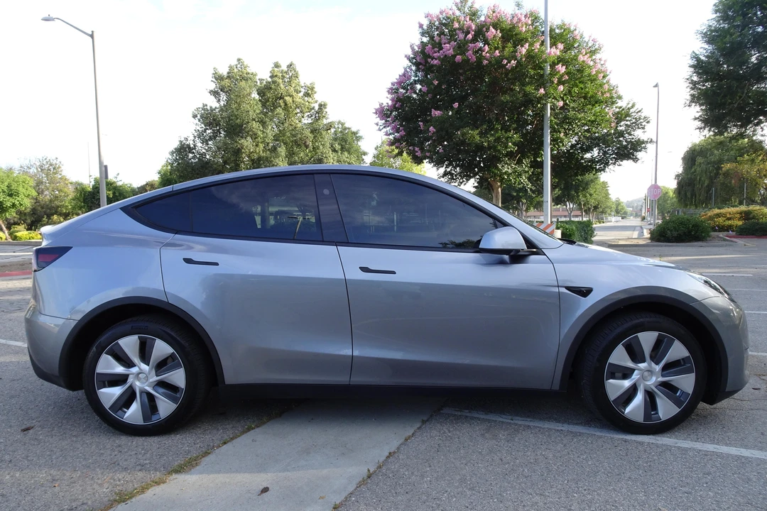 2024 Tesla Model Y - Image 16 of 31
