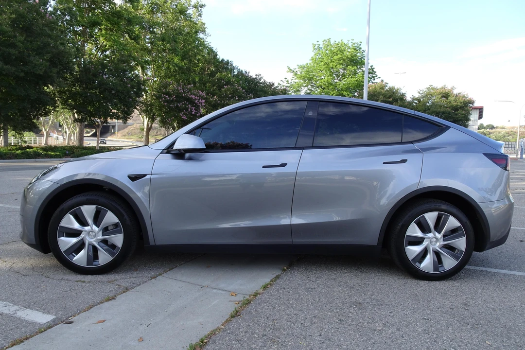 2024 Tesla Model Y - Image 12 of 31