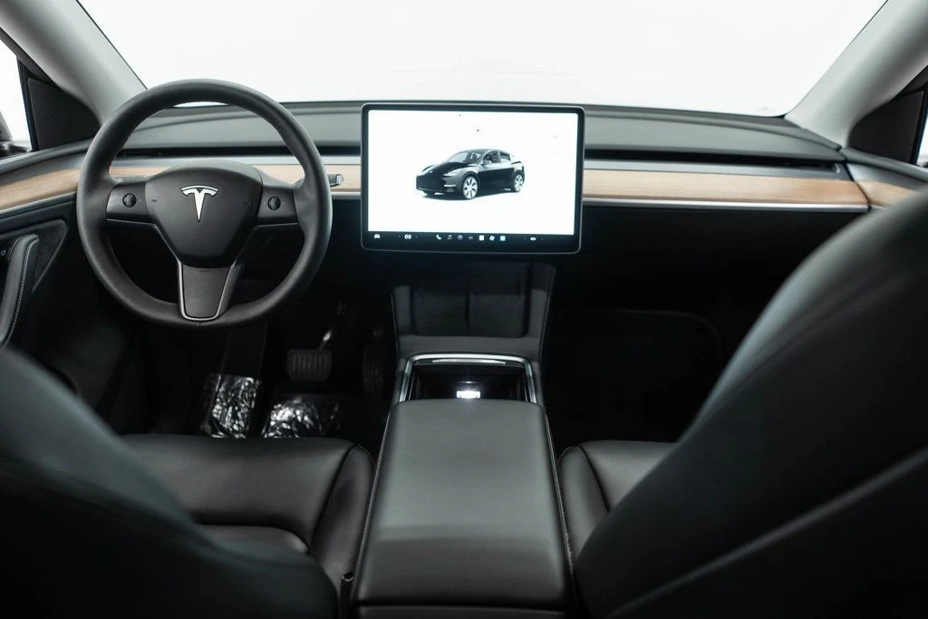 2024 Tesla Model Y - Image 9 of 12