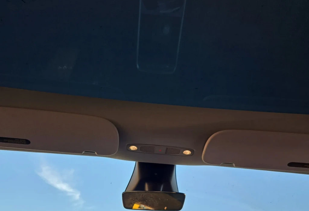 2024 Tesla Model Y - Image 8 of 10