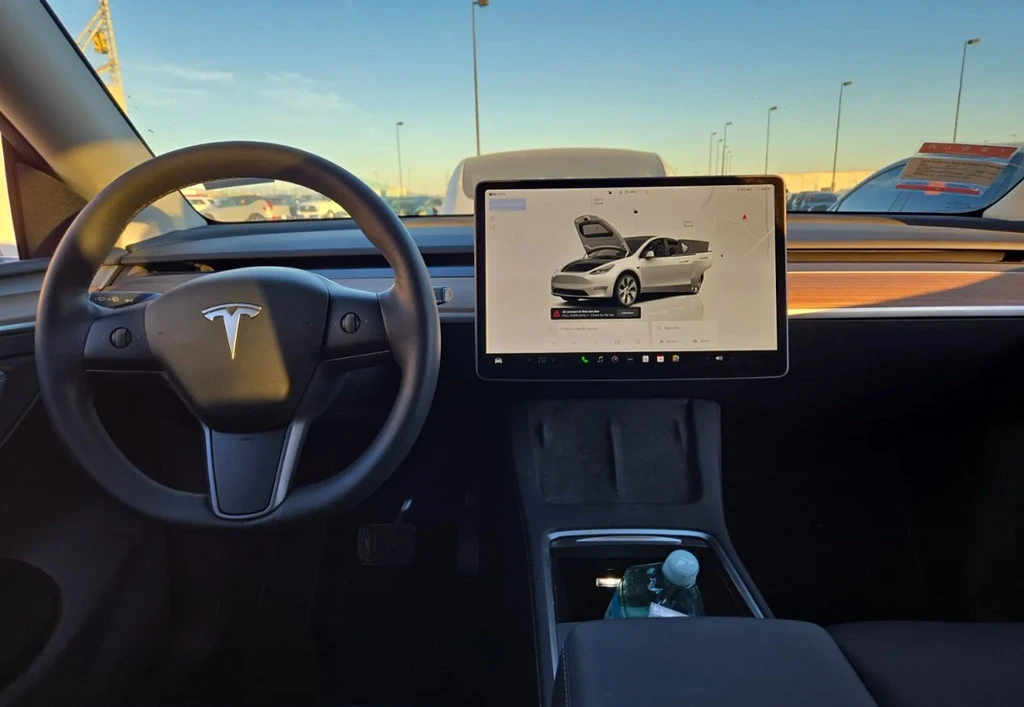 2024 Tesla Model Y - Image 6 of 10