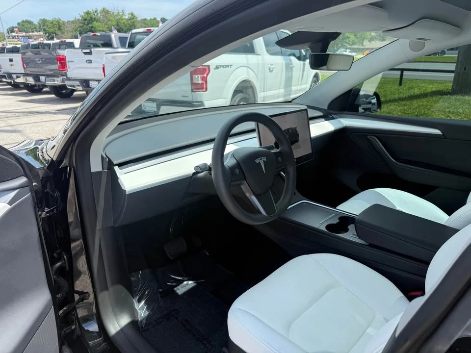2024 Tesla Model Y - Image 15 of 20