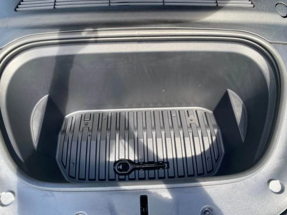 2024 Tesla Model Y - Image 12 of 12