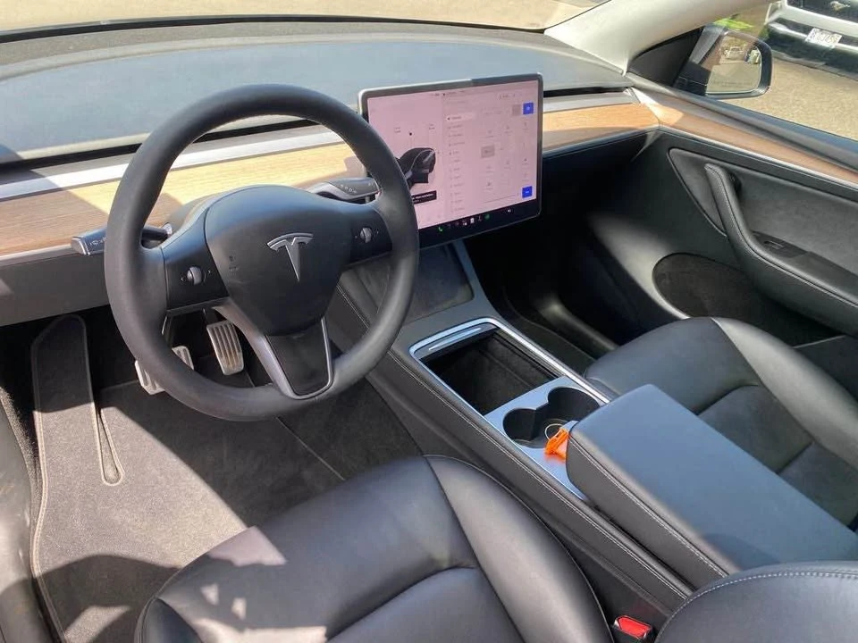 2024 Tesla Model Y - Image 8 of 12