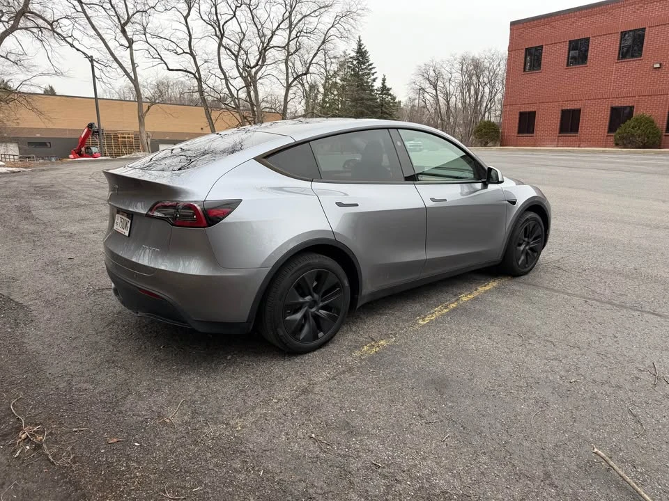 2024 Tesla Model Y - Image 3 of 7