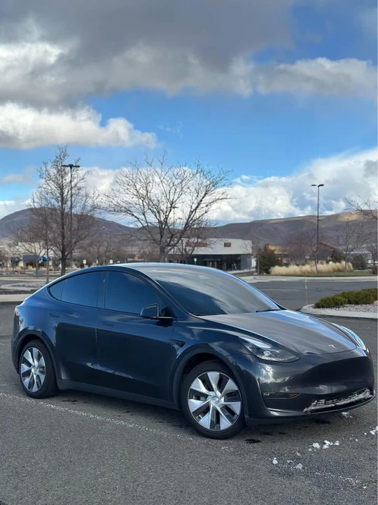 2024 Tesla Model Y - Image 3 of 7