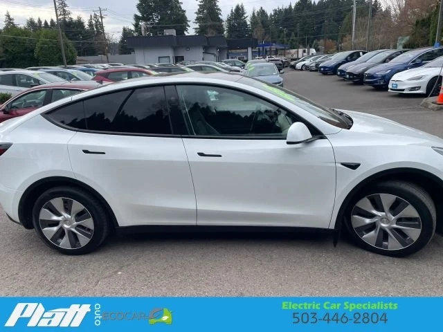 2024 Tesla Model Y - Image 14 of 21