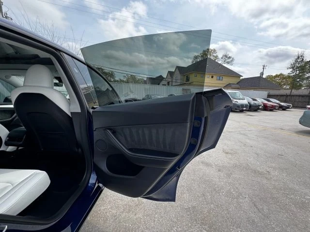 2024 Tesla Model Y - Image 19 of 21