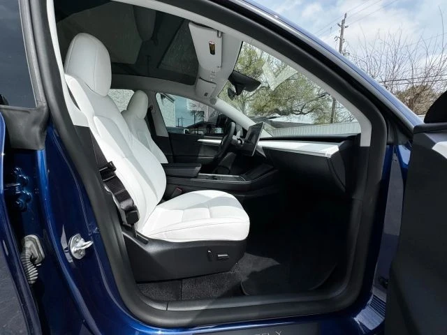 2024 Tesla Model Y - Image 9 of 21