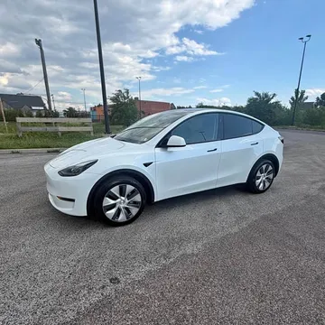 2024 Tesla Model Y Long Range Sport Utility 4D