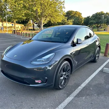 2024 Tesla Model Y Long Range Sport Utility 4D