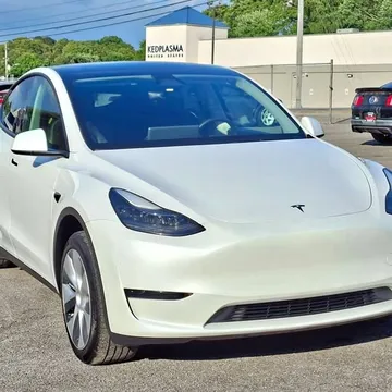 2024 Tesla Model Y Long Range Sport Utility 4D