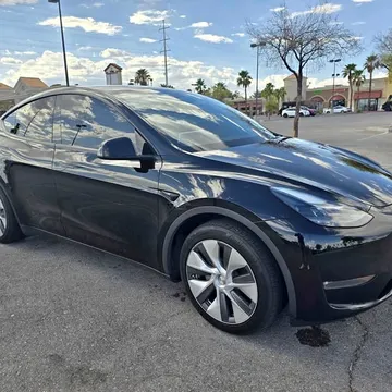 2024 Tesla Model Y Long Range Sport Utility 4D