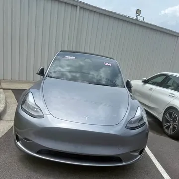 2024 Tesla Model Y Long Range Sport Utility 4D
