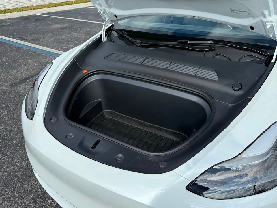 2024 Tesla Model Y - Image 11 of 12