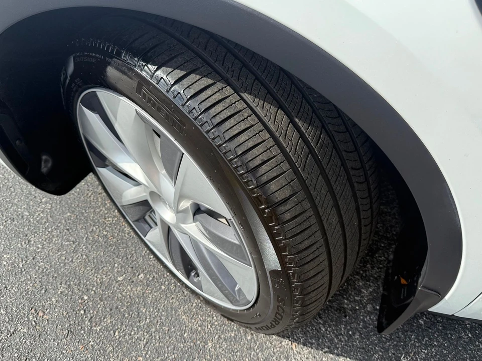 2024 Tesla Model Y - Image 6 of 12