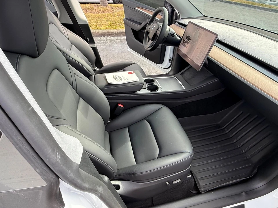 2024 Tesla Model Y - Image 4 of 12