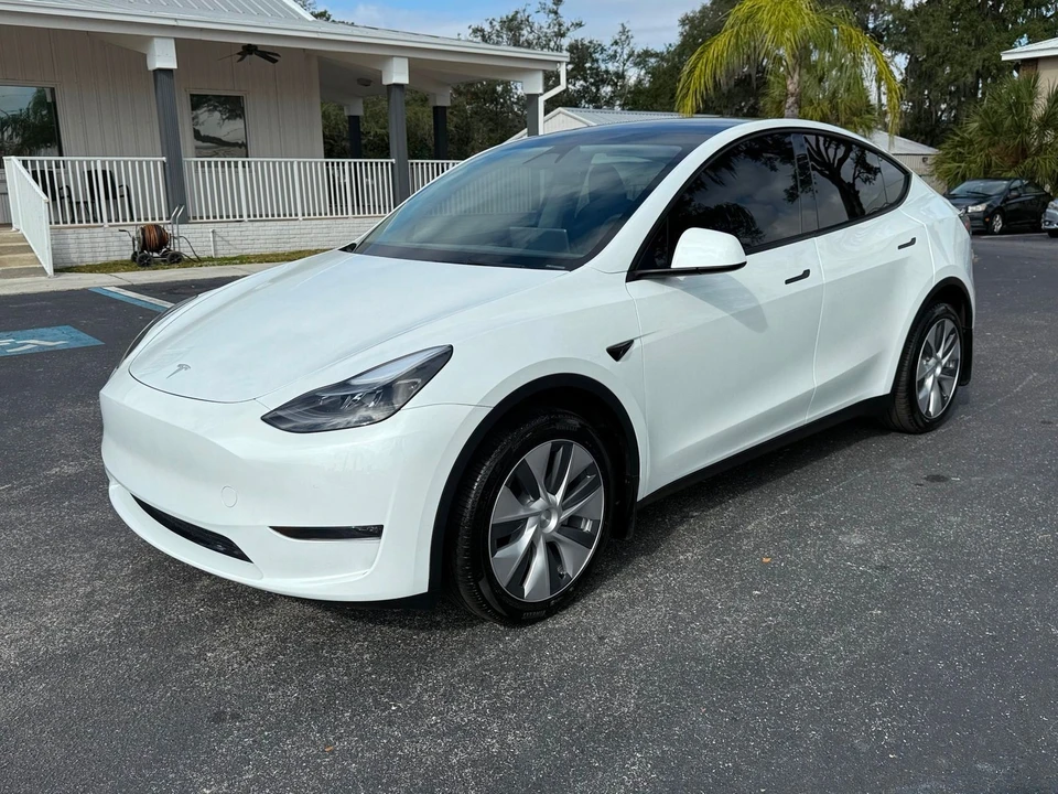 2024 Tesla Model Y - Image 5 of 12
