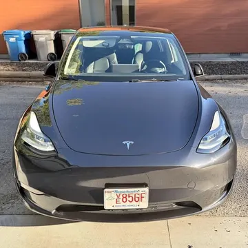 2024 Tesla Model Y Long Range Rear-Wheel Drive