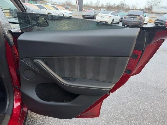 2024 Tesla Model Y Performance - Image 18 of 21