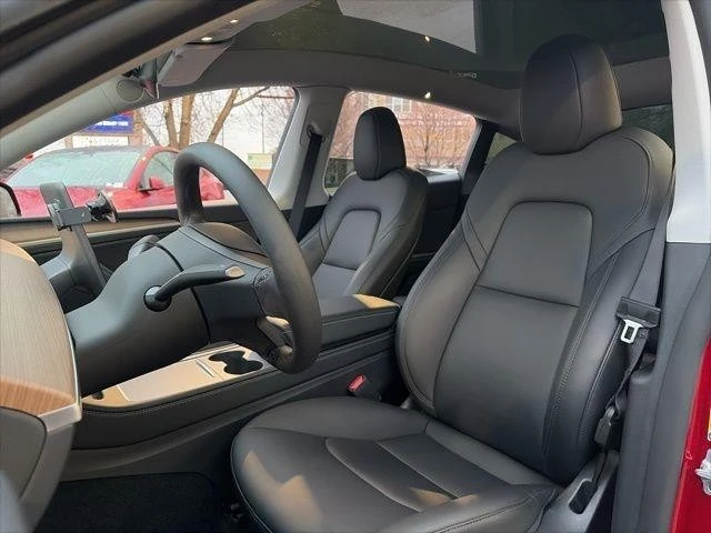 2024 Tesla Model Y Performance - Image 13 of 21