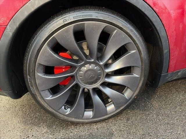 2024 Tesla Model Y Performance - Image 10 of 21