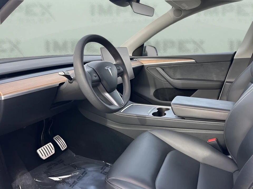 2024 Tesla Model Y Performance - Image 9 of 12