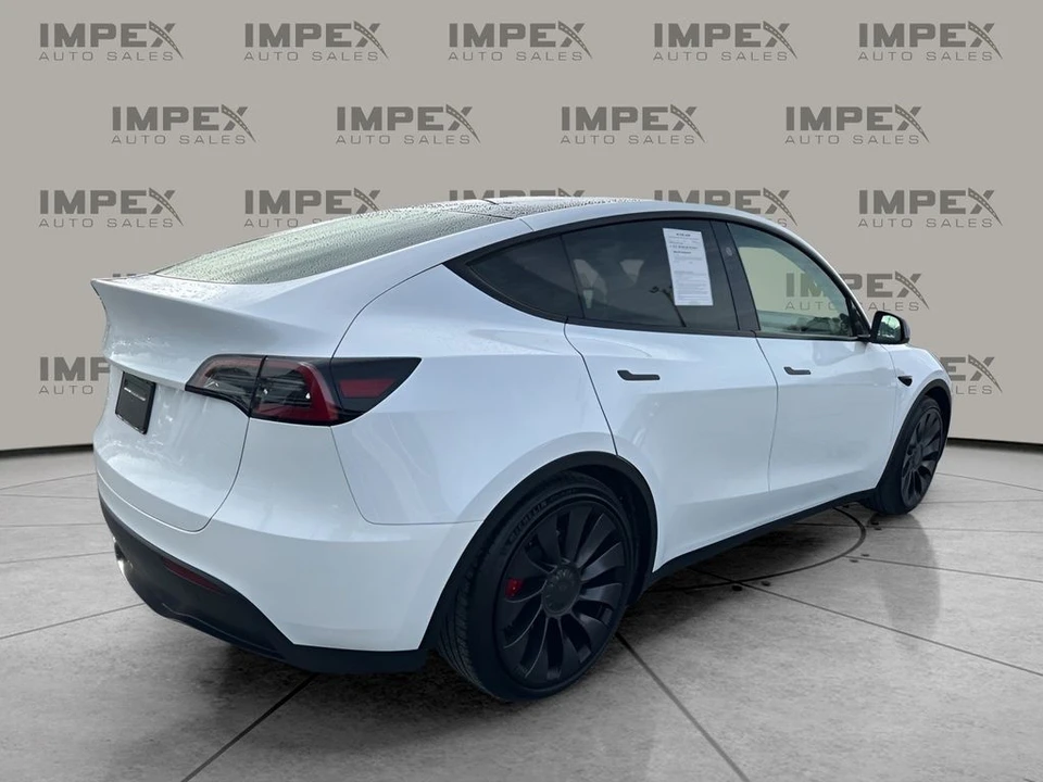 2024 Tesla Model Y Performance - Image 5 of 12