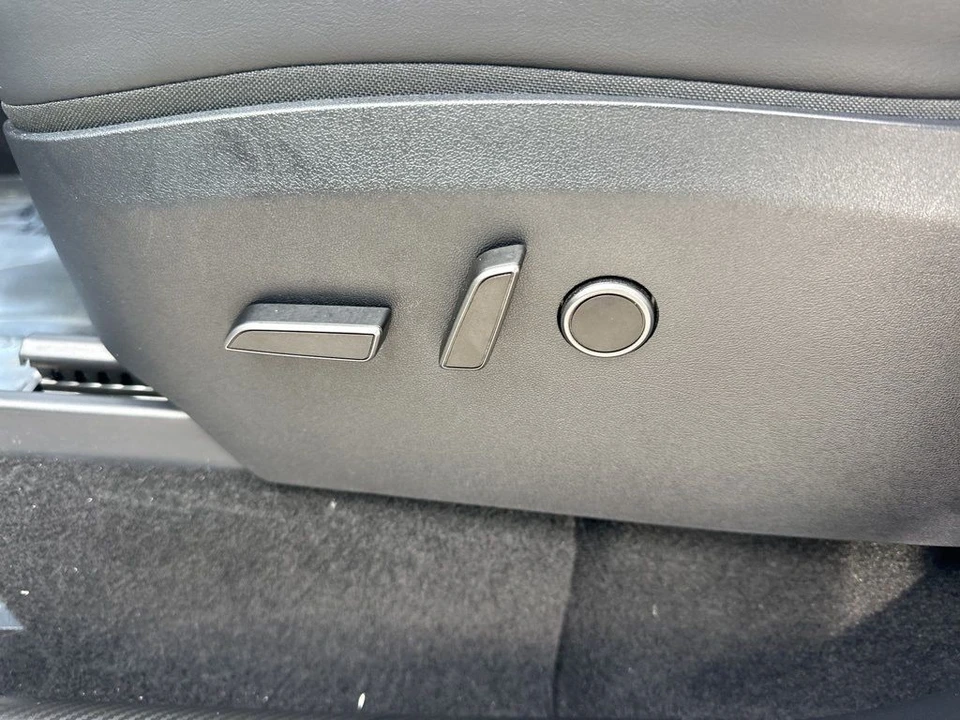 2024 Tesla Model Y Performance - Image 10 of 12