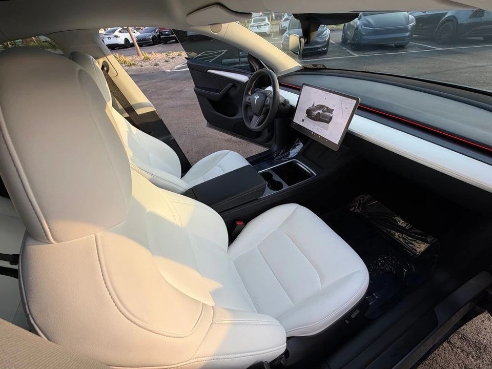 2024 Tesla Model Y Performance - Image 12 of 16