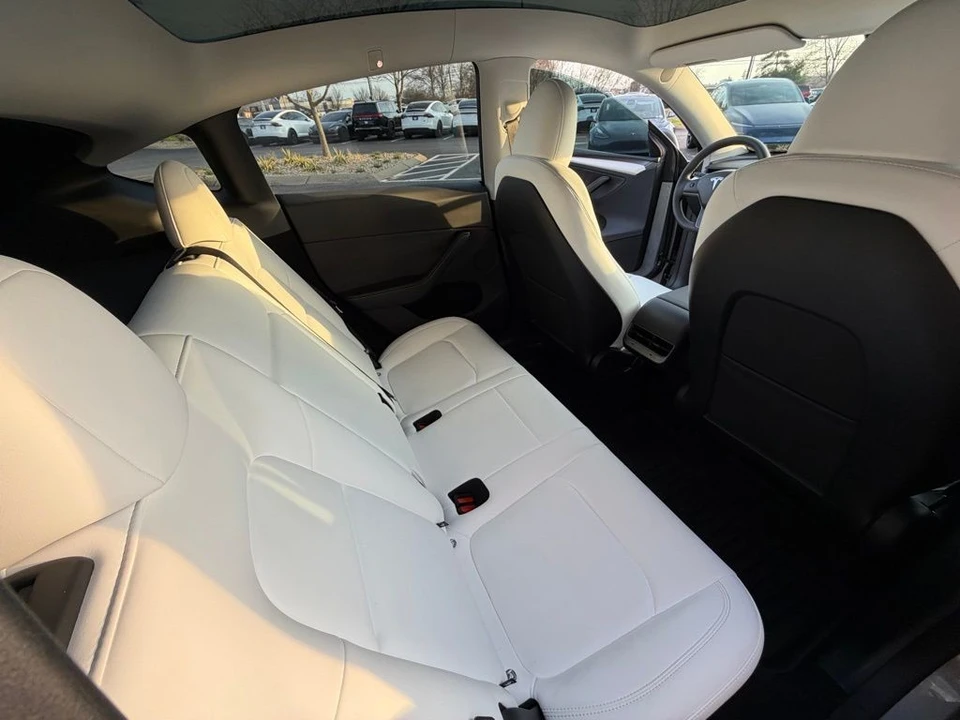 2024 Tesla Model Y Performance - Image 14 of 16