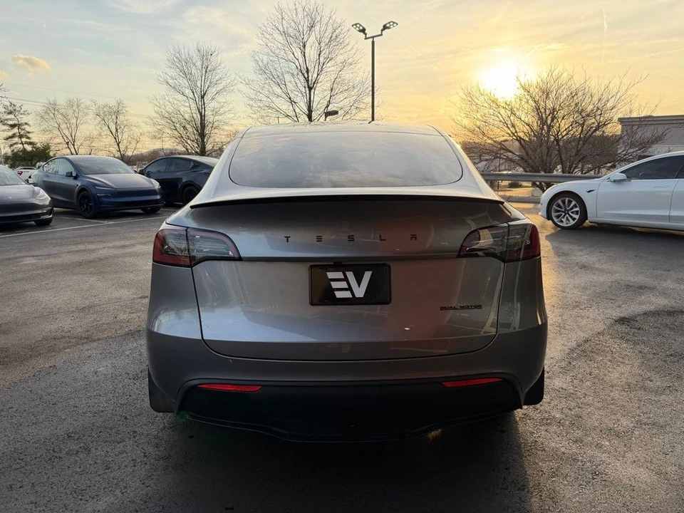 2024 Tesla Model Y Performance - Image 5 of 16