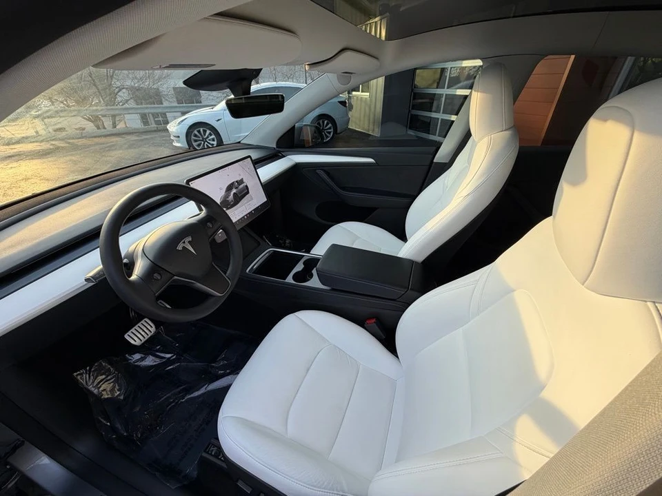 2024 Tesla Model Y Performance - Image 8 of 16