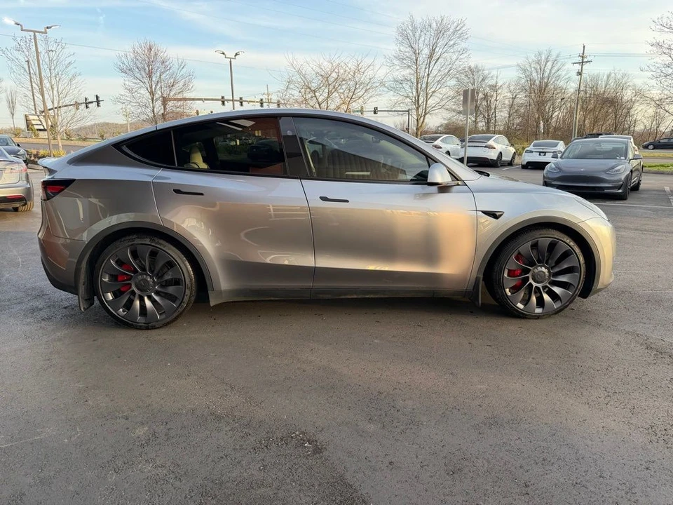 2024 Tesla Model Y Performance - Image 4 of 16