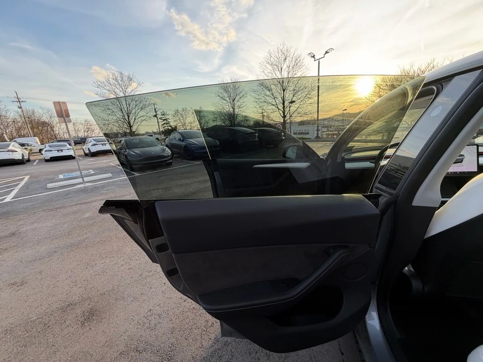 2024 Tesla Model Y Performance - Image 9 of 16