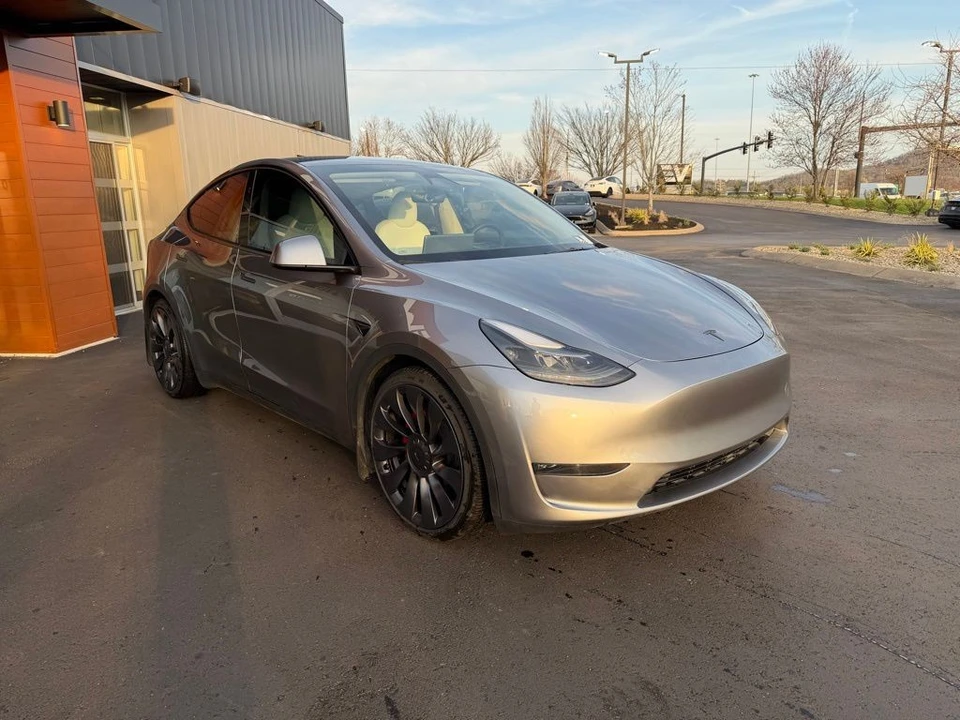 2024 Tesla Model Y Performance - Image 3 of 16