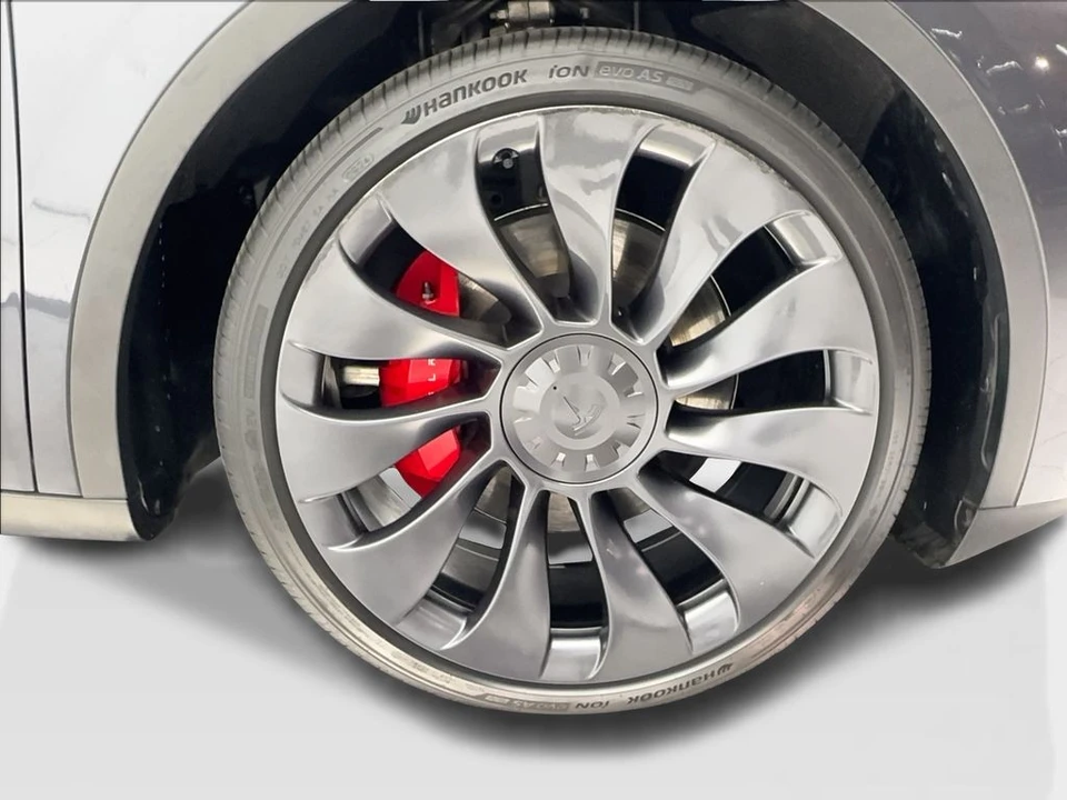2024 Tesla Model Y Performance - Image 13 of 21