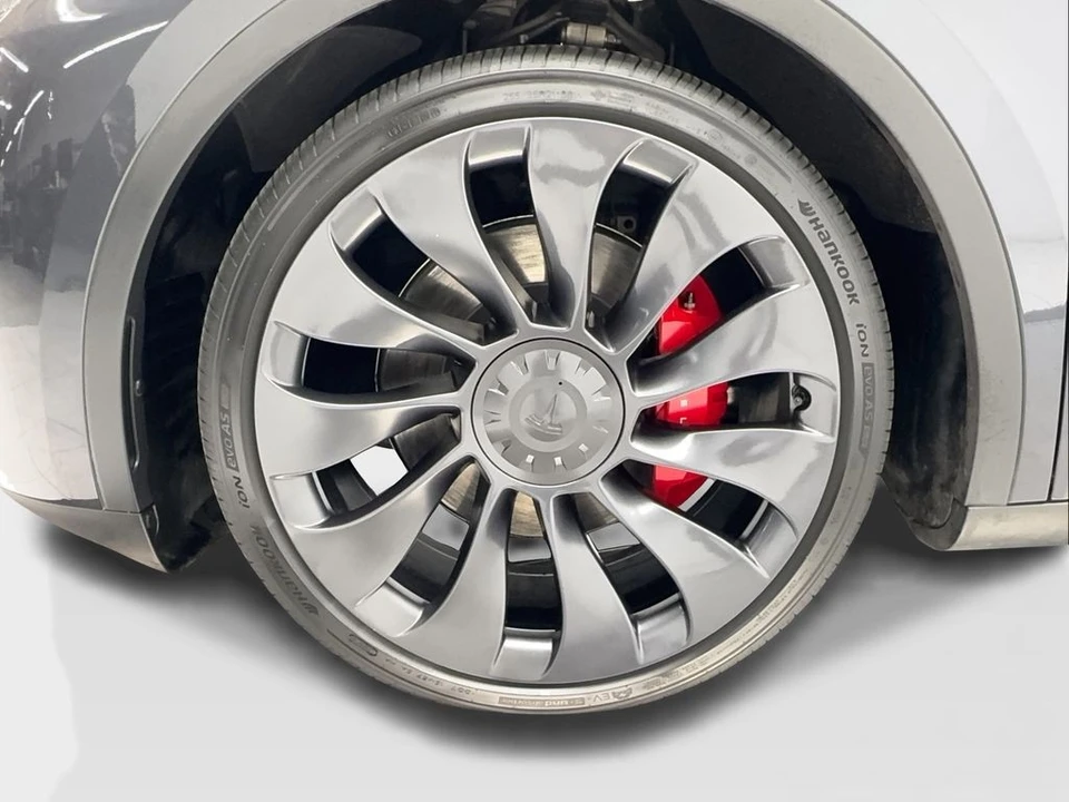 2024 Tesla Model Y Performance - Image 12 of 21