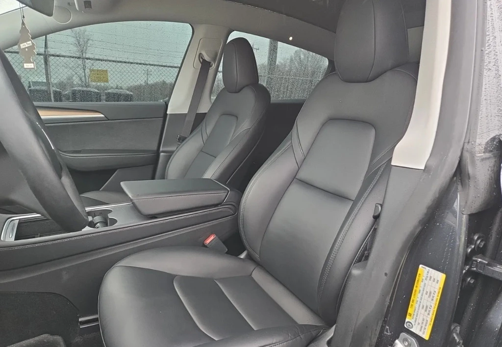 2024 Tesla Model Y Performance - Image 4 of 10