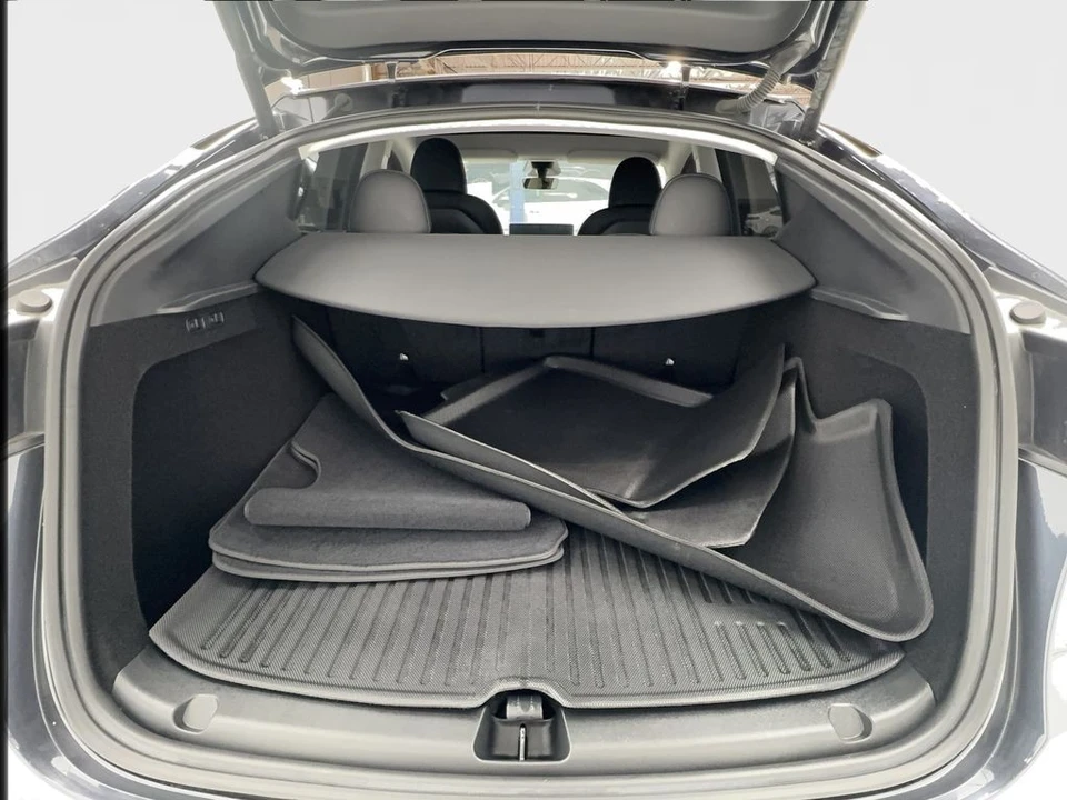 2024 Tesla Model Y Performance - Image 16 of 21