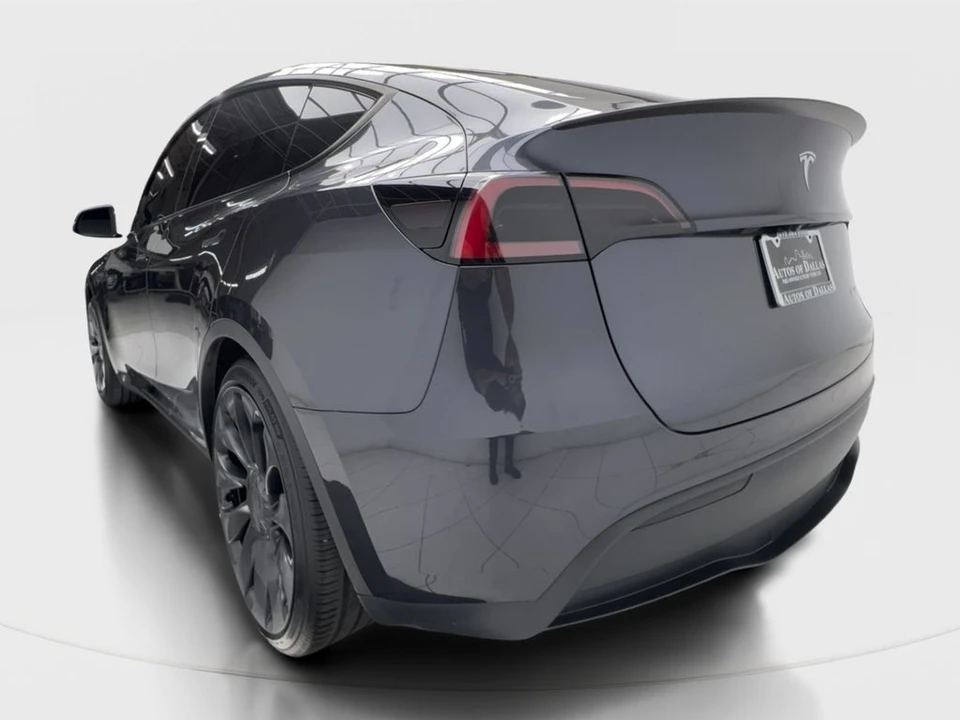 2024 Tesla Model Y Performance - Image 10 of 21
