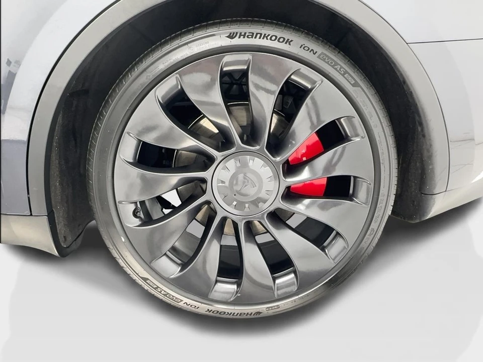 2024 Tesla Model Y Performance - Image 11 of 21